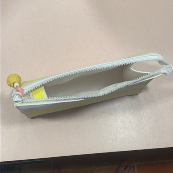 NWOT makeup bag - Picture 5 of 5